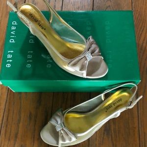 NWT David Tate kitten heels size 9